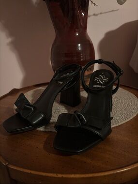 Sam & Libby Black Knotted Strap Block Heel Sandals
